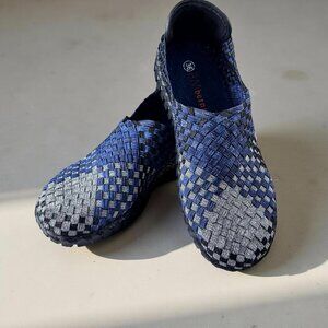 Bernie Mev Womens Woven Slip-On Shoes Size 36 Black & Blue Cushioned Light